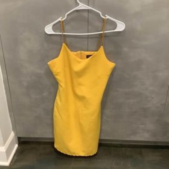 Yellow dress - Picture 7 of 7